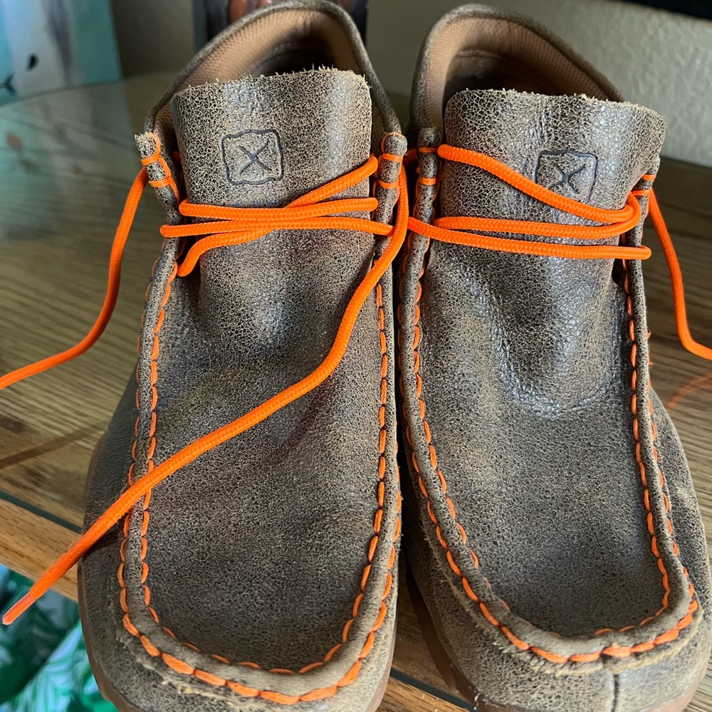 Twisted X youth chuckas